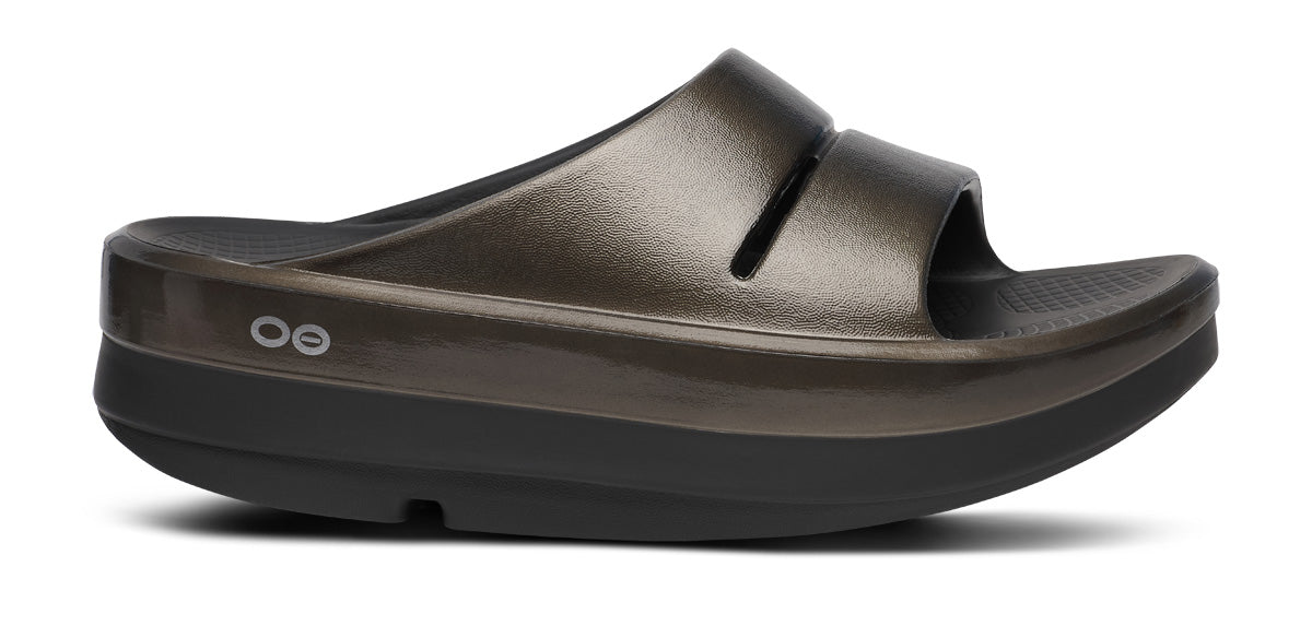 Women's OOmega OOahh Stacked Sandal - Titanium Mirror - Image 2